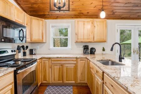 Harpers Ferry Cabin Hot Tub, Deck, Fire Pit, Wifi Exteriör bild