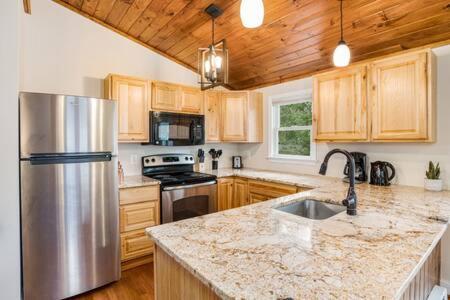 Harpers Ferry Cabin Hot Tub, Deck, Fire Pit, Wifi Exteriör bild